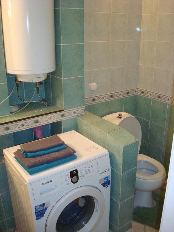 Apartment On Privokzalnaya 2/1 文尼察 外观 照片